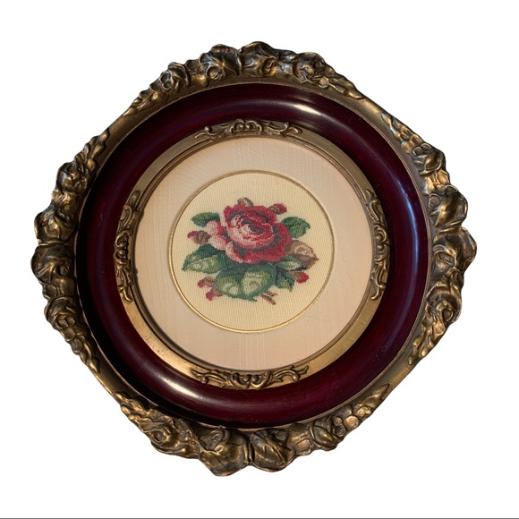 Vintage Victorian Gold Gilded Oval Red Rose Needlepoint Petit Point Framed Art - Picture 5 of 5